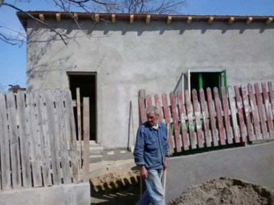 O pensionară de 78 de ani a primit din partea Primăriei Cernavodă o nouă casă